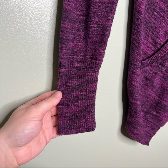 LOGO by Lori Goldstein Cashmere Shark Bite Hem Sweater Purp/Blk XS - Picture 9 of 10